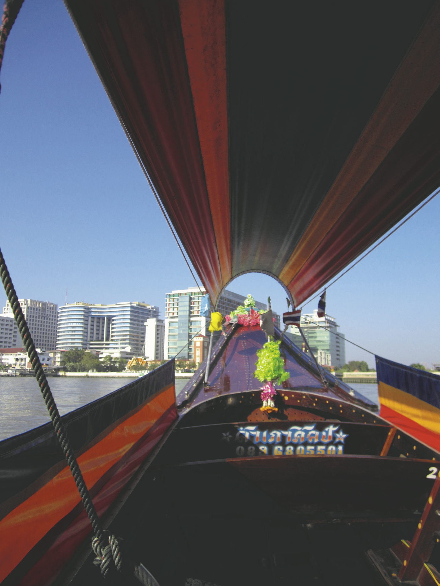 Fahrt mit dem Longtailboot auf dem Chao Praya Fluss