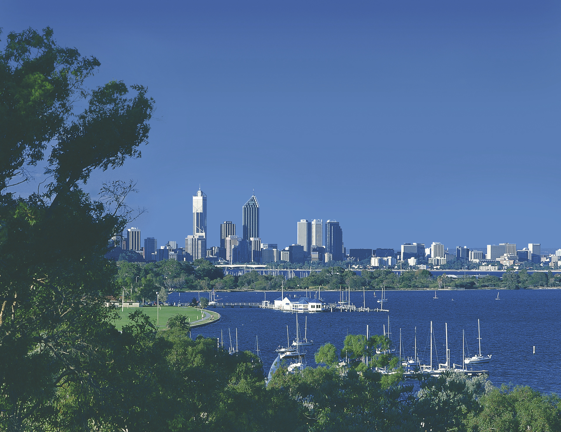 Blick auf die Skyline von Perth