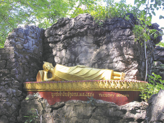 Liegender Buddha am Mt. Phousi, Luang Prabang