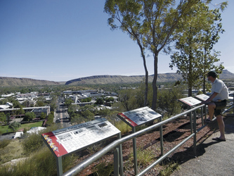 Blick auf Alice Springs vom ANZAC Hill