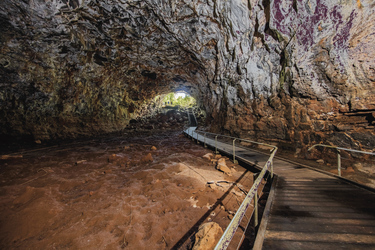 Lavahöhle in Undara