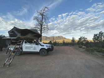 Toyota Hilux 4WD Camper mit 2 Dachzelten
