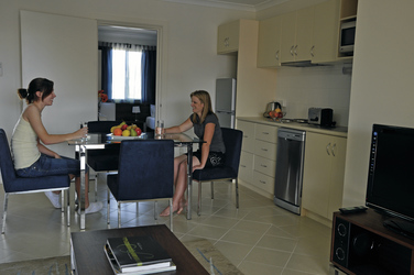 Küche und Essbereich im Apartment