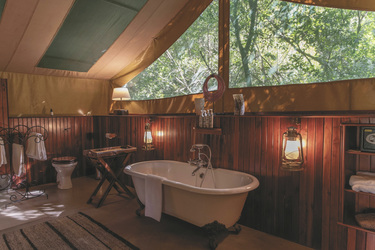 Bad im Il Moran Zelt