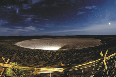 Die Salzpfanne bei Nacht