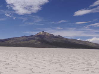 Salar de Uyuni und Vulkan Tunupa