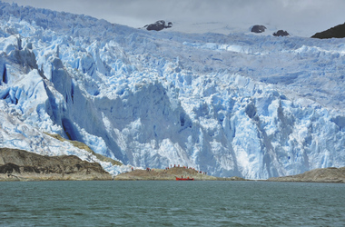 Landgang am El Brujo Gletscher