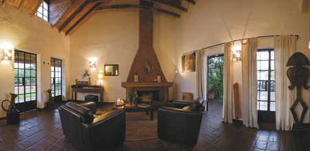 Lounge in der Bashay Rift Lodge